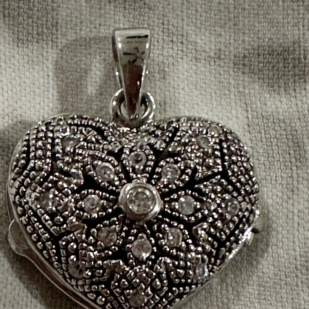 Holiday Gift. Elegant Sterling Silver Heart Locket Pendant